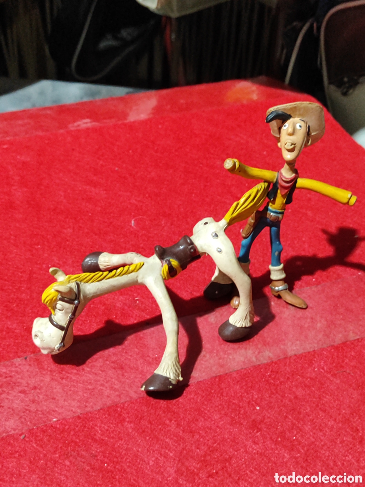 Figuras de goma y PVC: Figuras de goma flexible Lucky Luke y jolly Jumper con taras