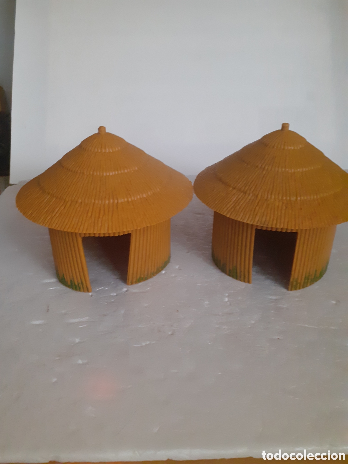 Figuras de goma y PVC: LOTE DOS CHOZAS AFRICANAS PLASTICO GAMA,REAMSA,JECSAN