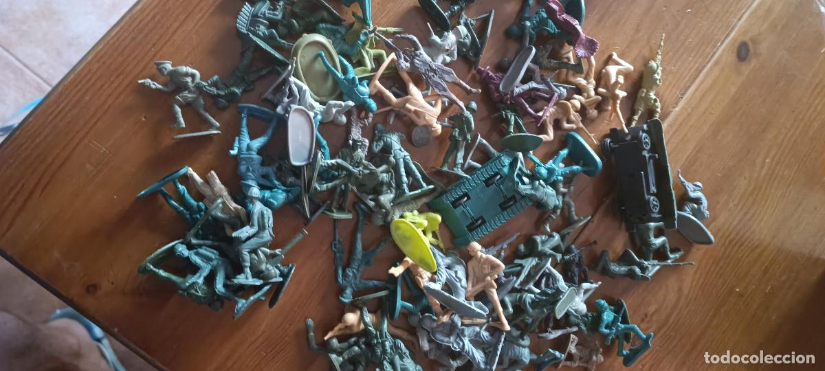 Figuras de goma y PVC: LOTE DE SOLDADITOS MONTAPLEX LOS DE LA FOTO.