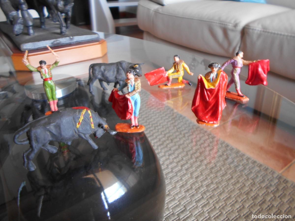 Figuras de goma y PVC: 13 soldaditos toreros de plastico - Foto 10