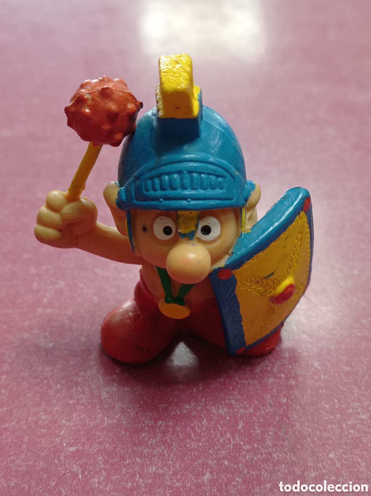 Figuras de goma y PVC: Pitufo romano gladiador maza goma PVC