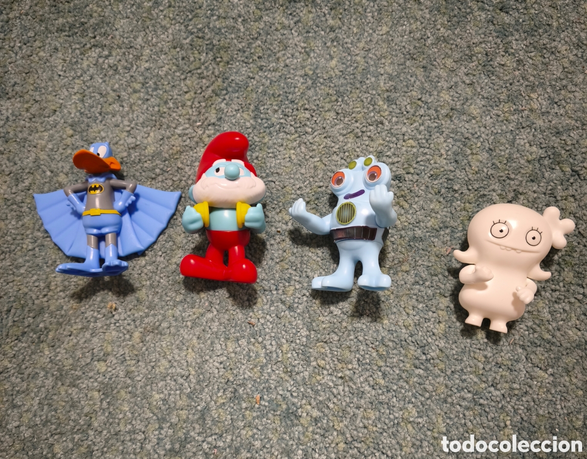 Figuras de goma y PVC: Lote de figuras de burguer king (pato lucas, papa pitufo y Moxy)