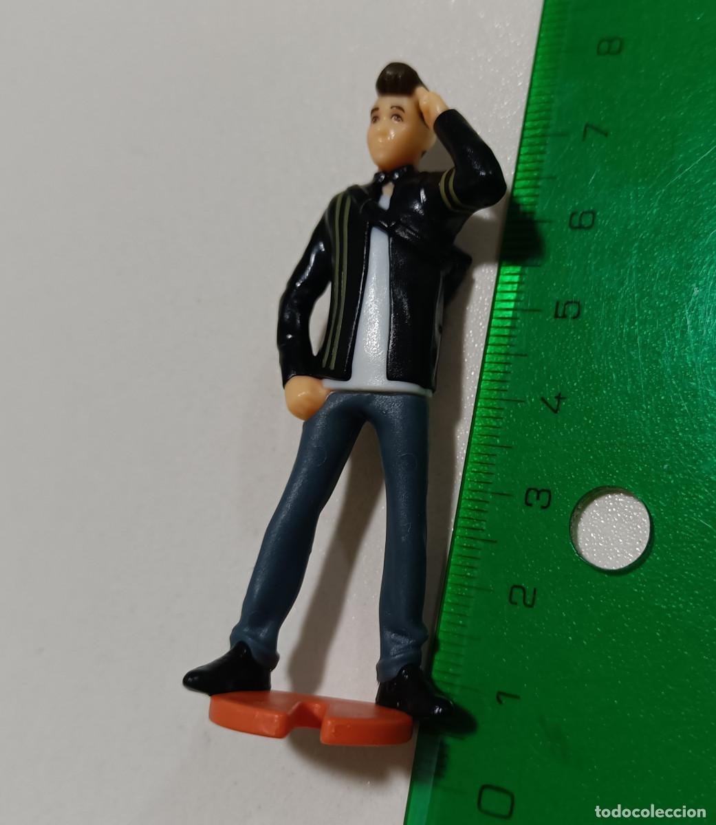 Figuras de goma Kinder: kinder joy 2022 fast furious spy racers mu&ntilde;eco figura furius toni tony