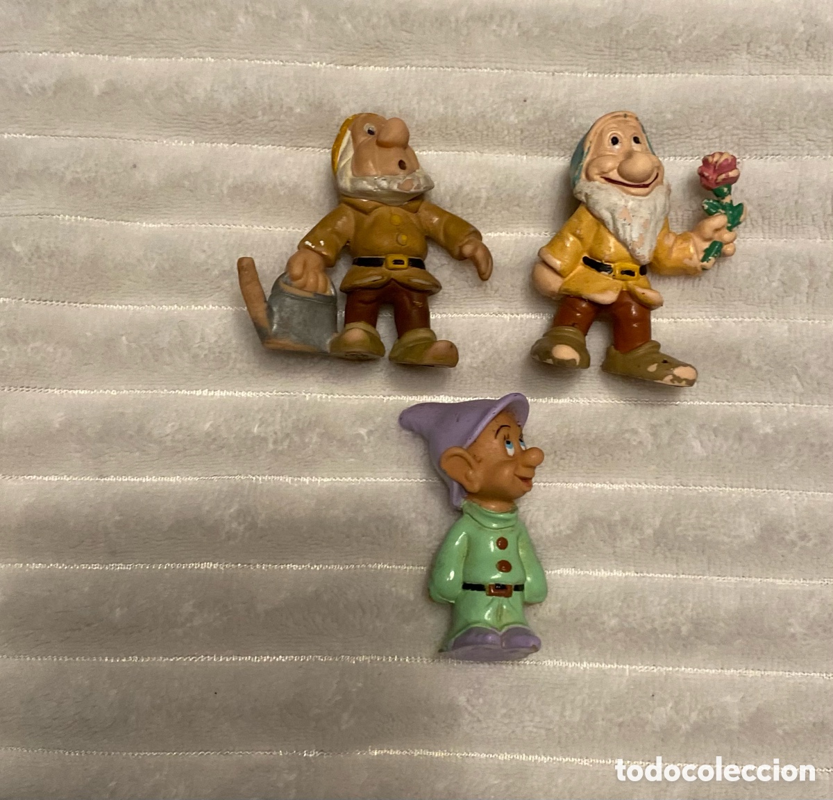Figuras de goma y PVC: Lote de 3 enanitos de &ldquo;Disney&rdquo; - Foto 1