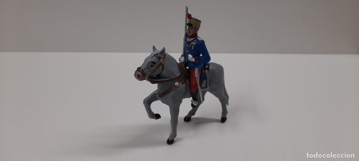 Figuras de goma y PVC: SOLDADO A CABALLO EN DESFILE - CABALLERIA REAL . REALIZADO POR SOLDIS / GOMARSA . ORIGINAL A&Ntilde;OS 70