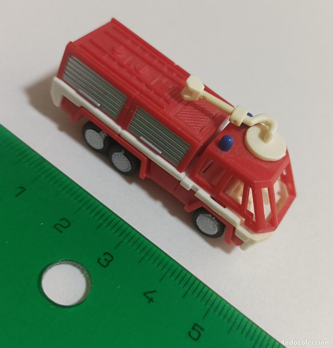 Figuras de goma Kinder: camion miniatura bomberos escala diorama maqueta vehiculo firefighter escalera escala