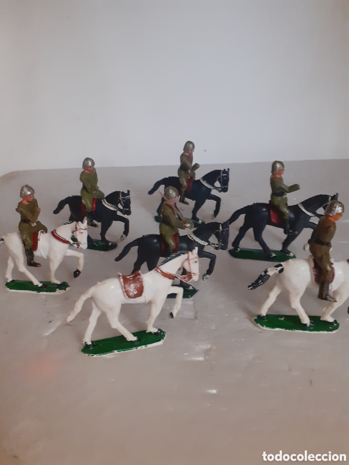 Figuras de goma y PVC: FIGURAS SOLDADOS ESPA&Ntilde;OL EN DESFILE A CABALLO PLASTICO TORRES.MALTA ,PECH,REAMSA