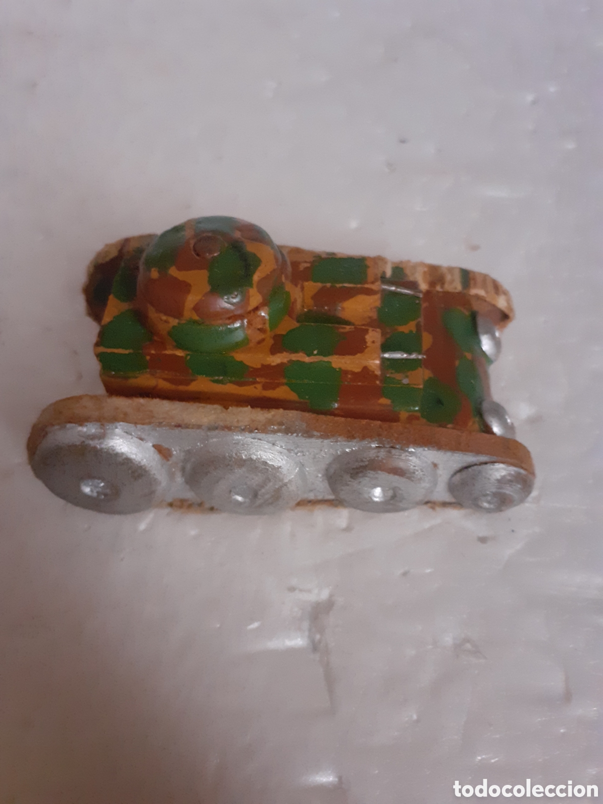 Figuras de goma y PVC: FIGURA TANQUE EN MADERA RARA POSIBLE ALCA CAPELL ,PECH,REAMSA,JECSAN