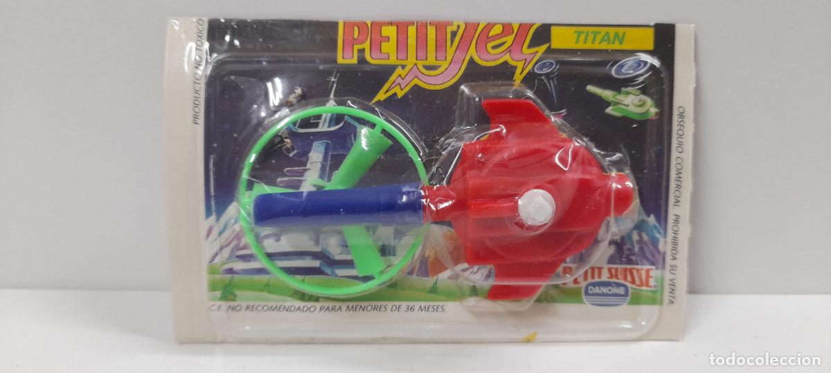Figuras de goma y PVC: PETITJET - TITAN . ARTICULO PROMOCIONAL PETIT SUISSE / DANONE . BLISTER ORIGINAL A&Ntilde;OS 90