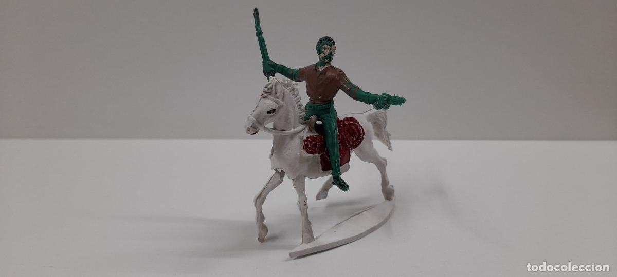 Figuras de goma y PVC: DIFICIL VAQUERO A CABALLO . REALIZADO POR PECH . SERIE 7 CM . ORIGINAL A&Ntilde;OS 60