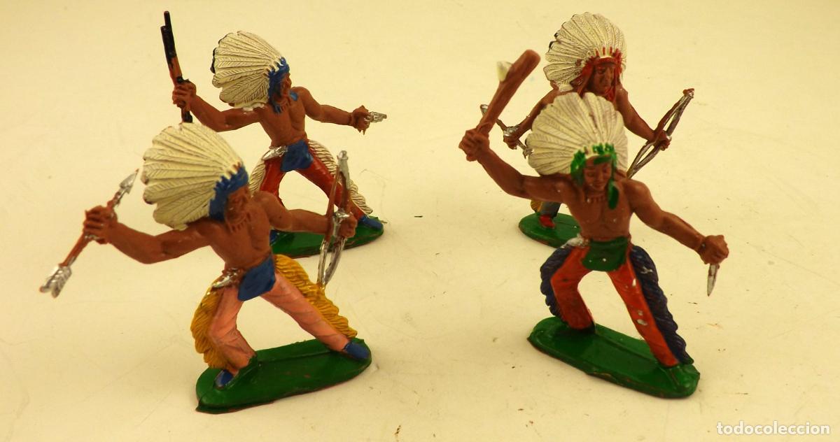 Figuras de goma y PVC: Comansi. Conjunto de 4 Indios