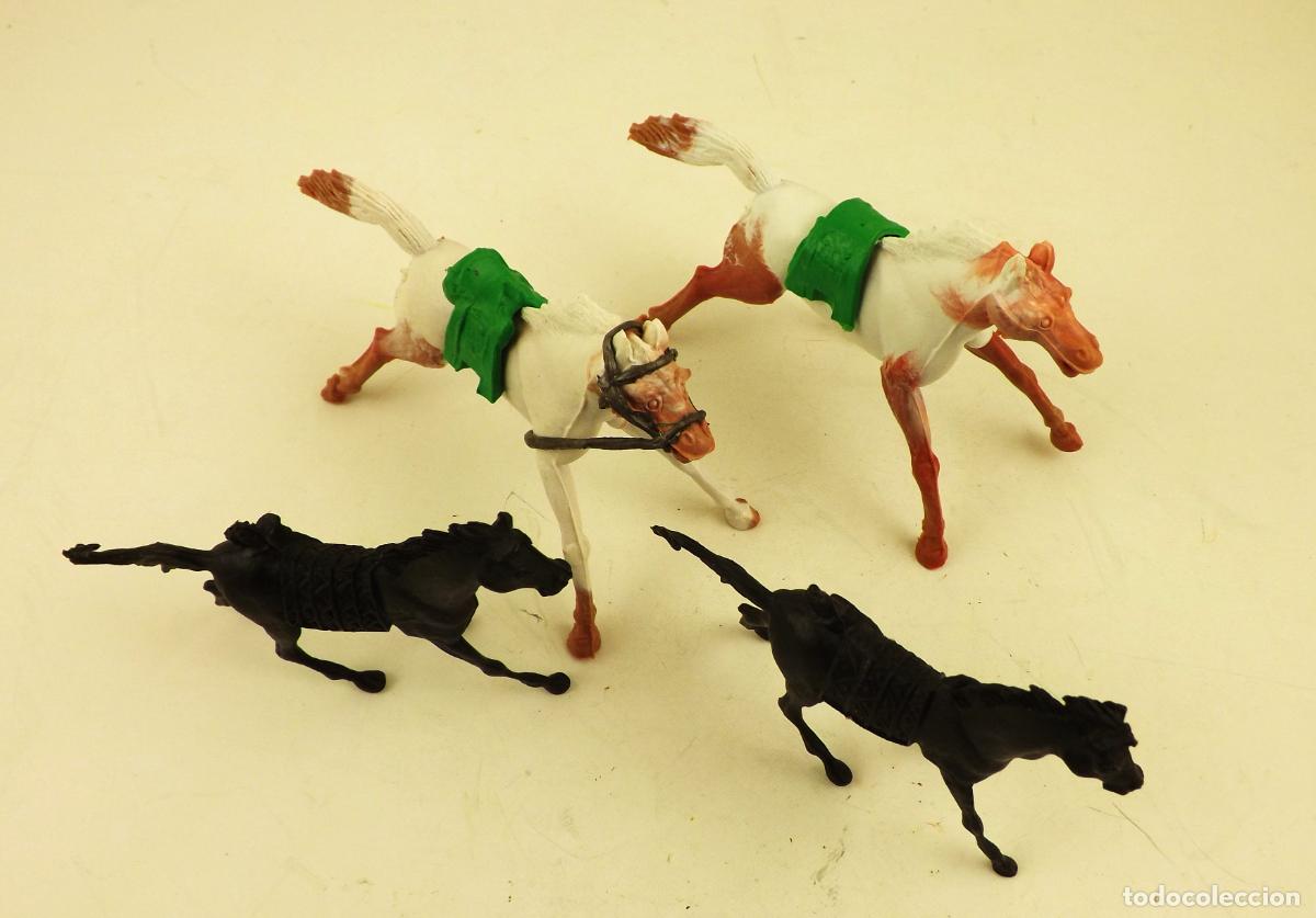 Figuras de goma y PVC: Comansi. Conjunto de 4 caballos - Foto 2