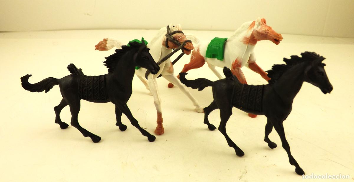 Figuras de goma y PVC: Comansi. Conjunto de 4 caballos - Foto 4