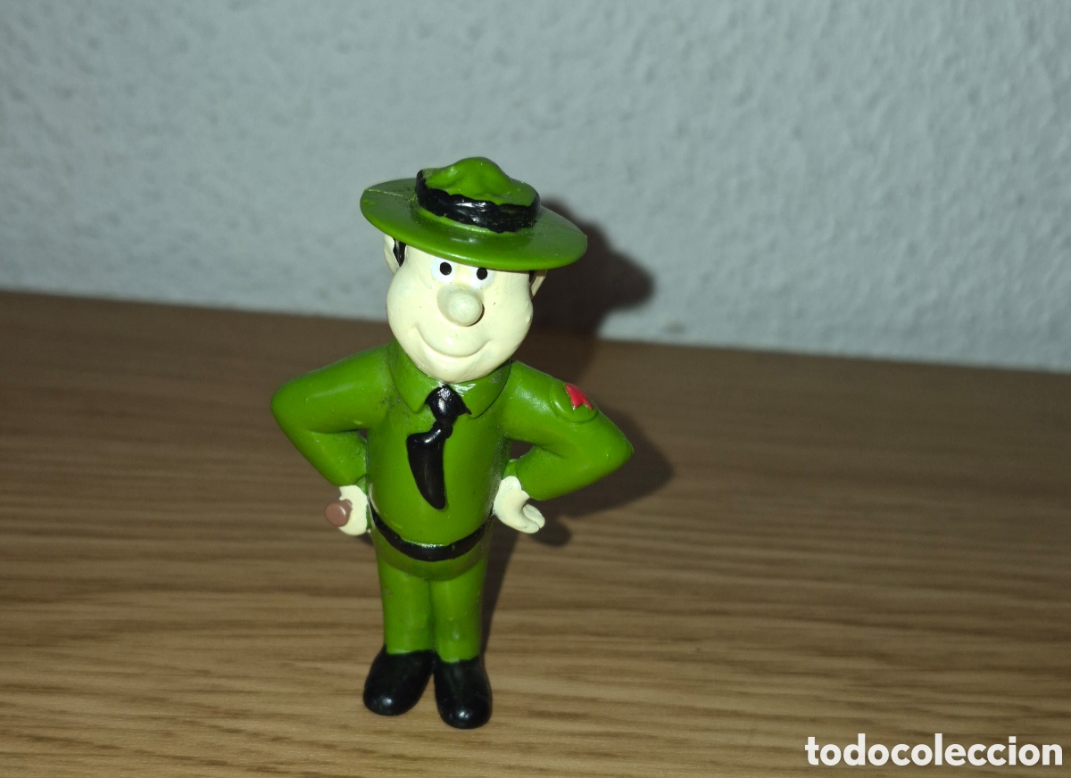 Figuras de goma y PVC: Figura pvc antigua guardabosques Oso Yogui
