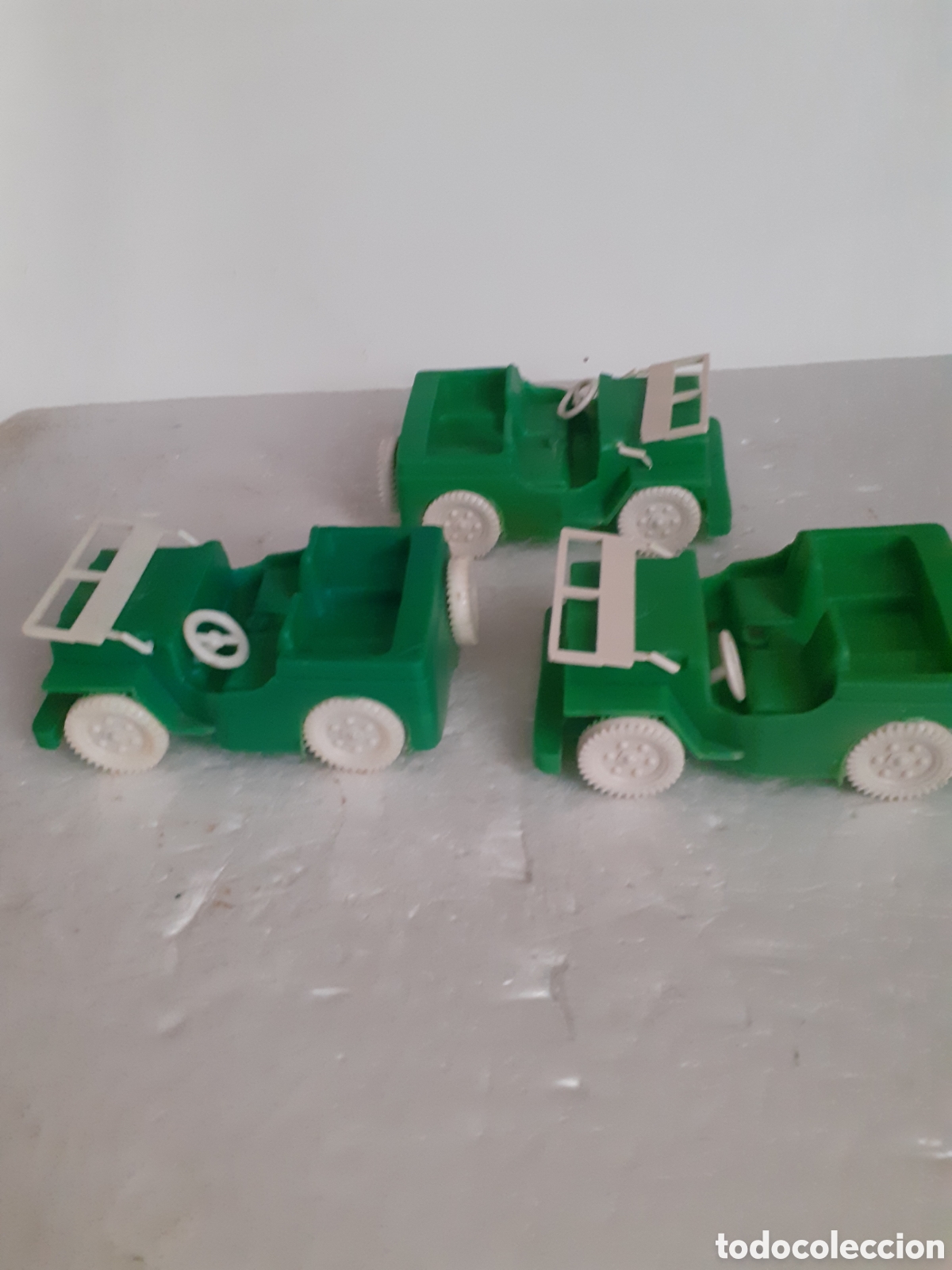 Figuras de goma y PVC: TRES JEEP EN PLASTICO TIPO SOTORRES,TORRES MALTA,PECH,REAMSA
