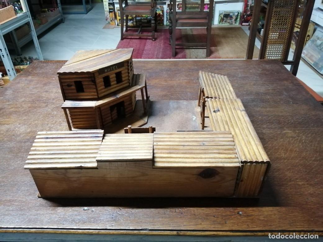 Figuras de goma y PVC: POBLADO GRANDE (54 cms. x 46 cms) DE COMANSI. TODO MADERA A&Ntilde;OS 60 (JECSAN, LAFREDO, SOTORRES, REIGON