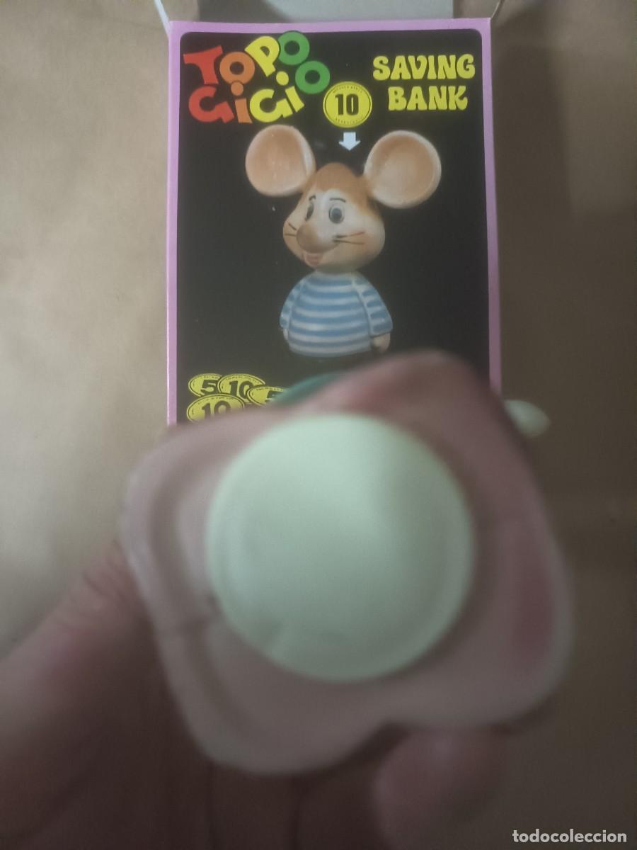 Figuras de goma y PVC: HUCHA TOPO GIGIO,( CON CAJA) - Foto 3