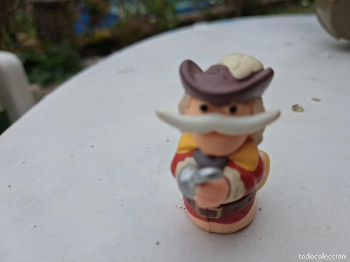 Figuras de goma Kinder: Capit&aacute;n garfio - serie Peter Pan