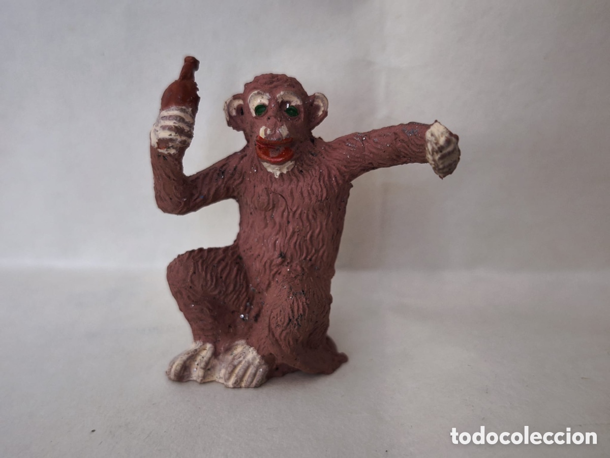 Figuras de goma y PVC: Figura de goma vintage de Mono borracho con botella, Lafredo, a&ntilde;os 50/60