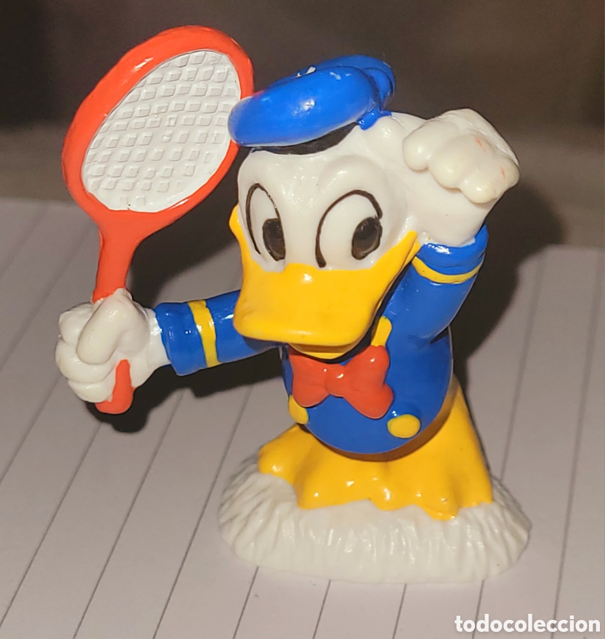 Figuras de goma y PVC: Bonita figura pvc goma del Pato Donald Duck tenista con raqueta
