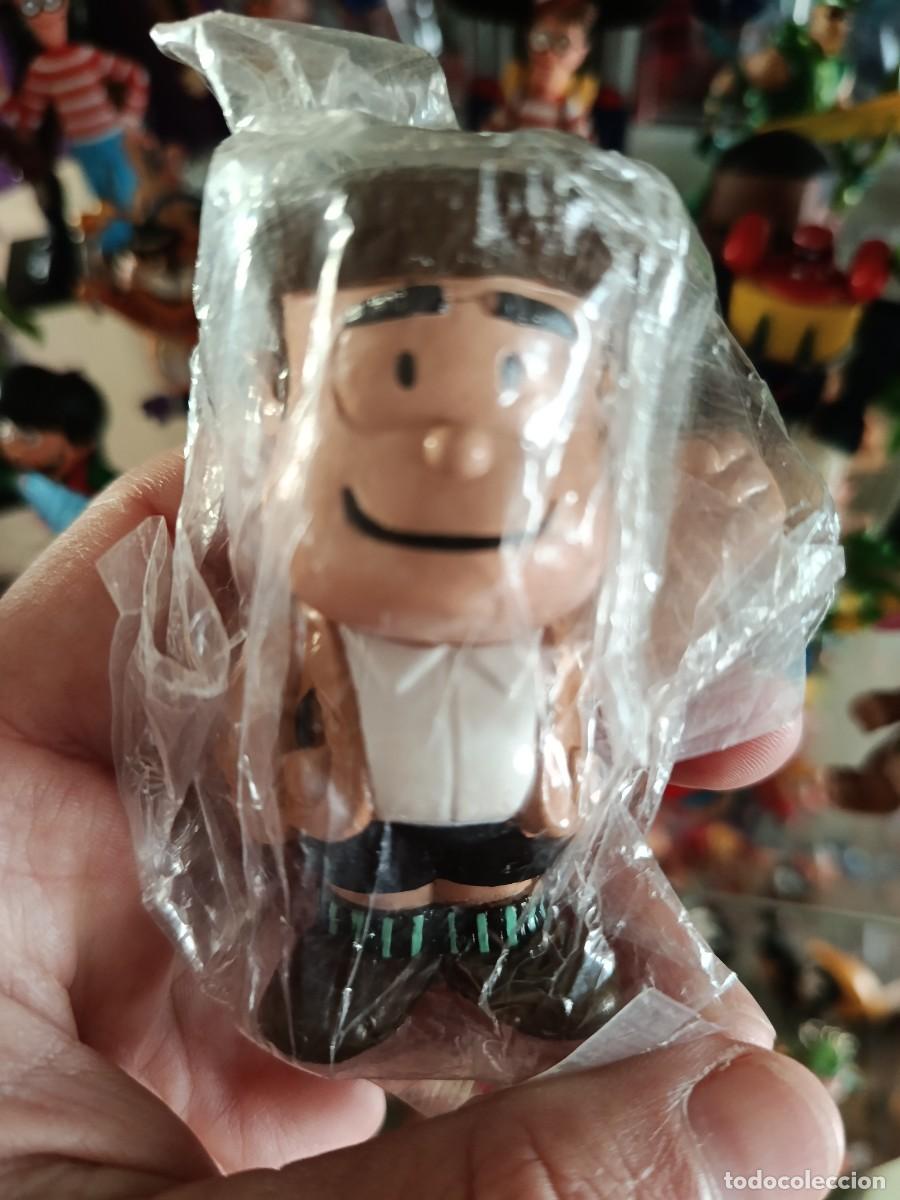 Figuras de goma y PVC: MANOLITO, FIGURA PVC, MAFALDA, MARUKATSU, 2003, PRECINTADO, A&Uacute;N EN BOLSA.