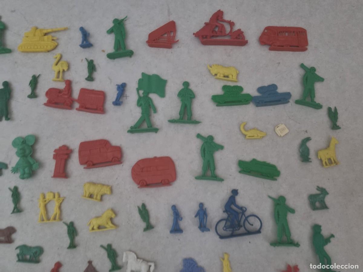 Figuras de goma y PVC: Lote de figuras planas variadas piperos kiosko - Foto 4