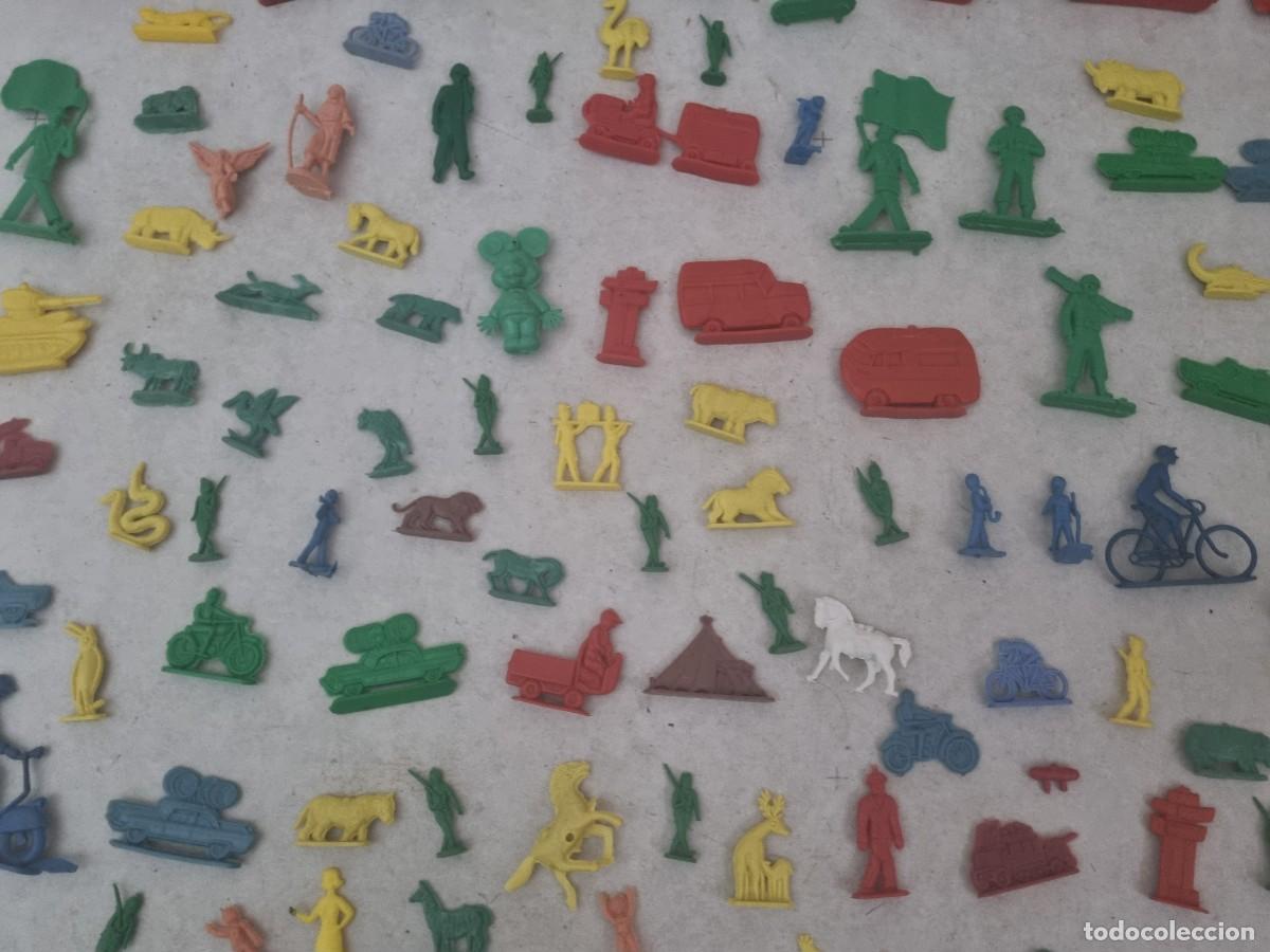 Figuras de goma y PVC: Lote de figuras planas variadas piperos kiosko - Foto 7