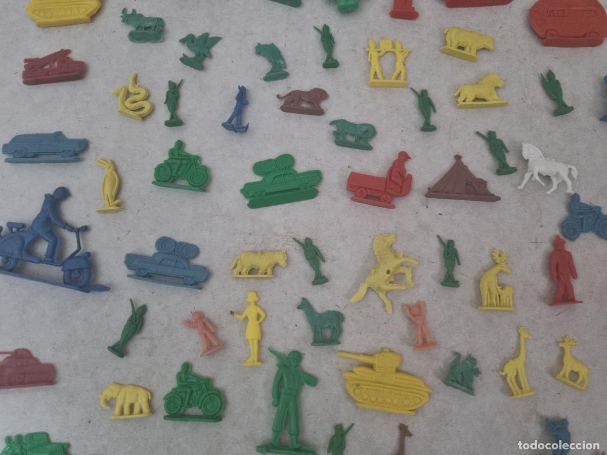 Figuras de goma y PVC: Lote de figuras planas variadas piperos kiosko - Foto 9