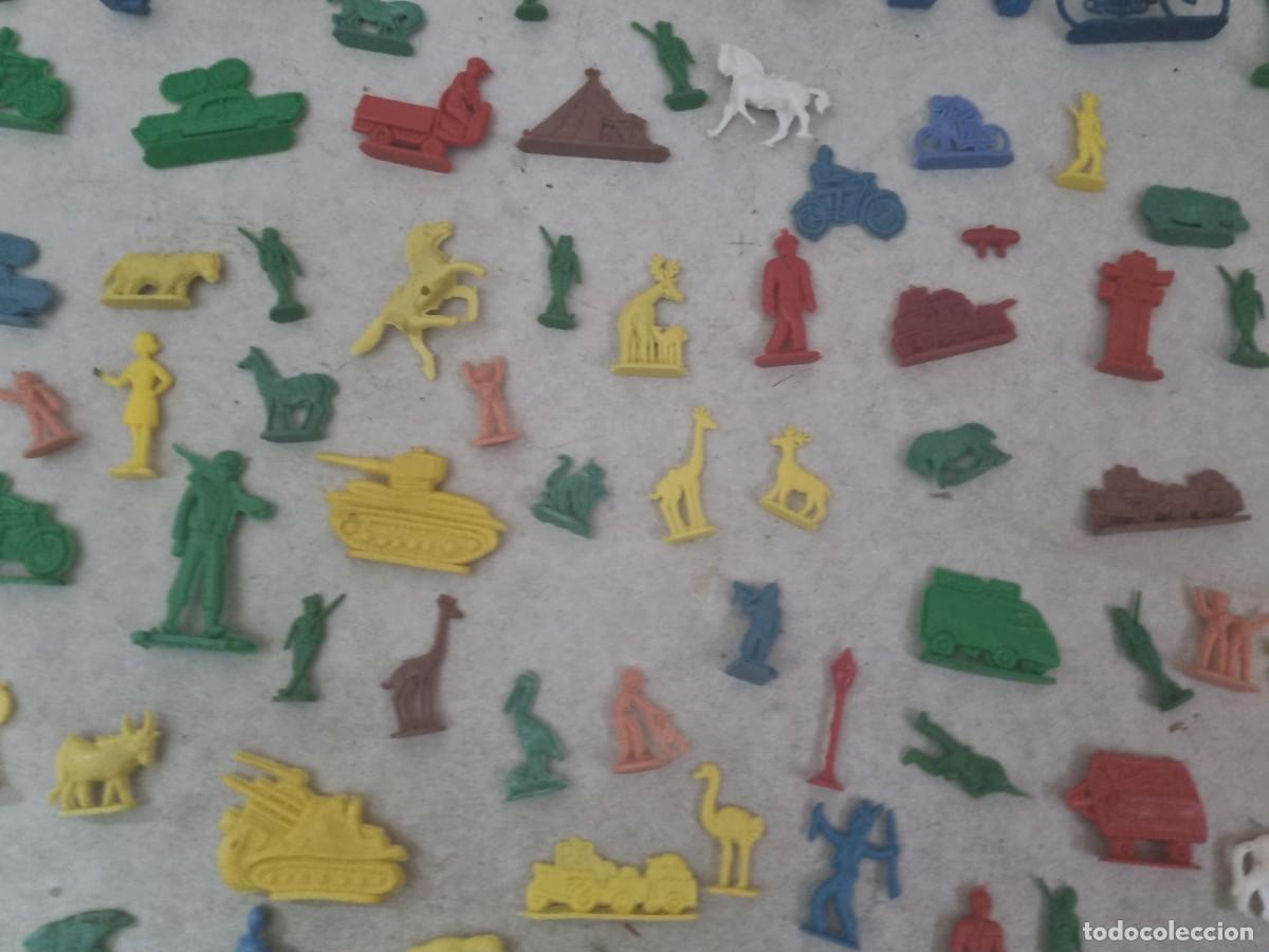Figuras de goma y PVC: Lote de figuras planas variadas piperos kiosko - Foto 13