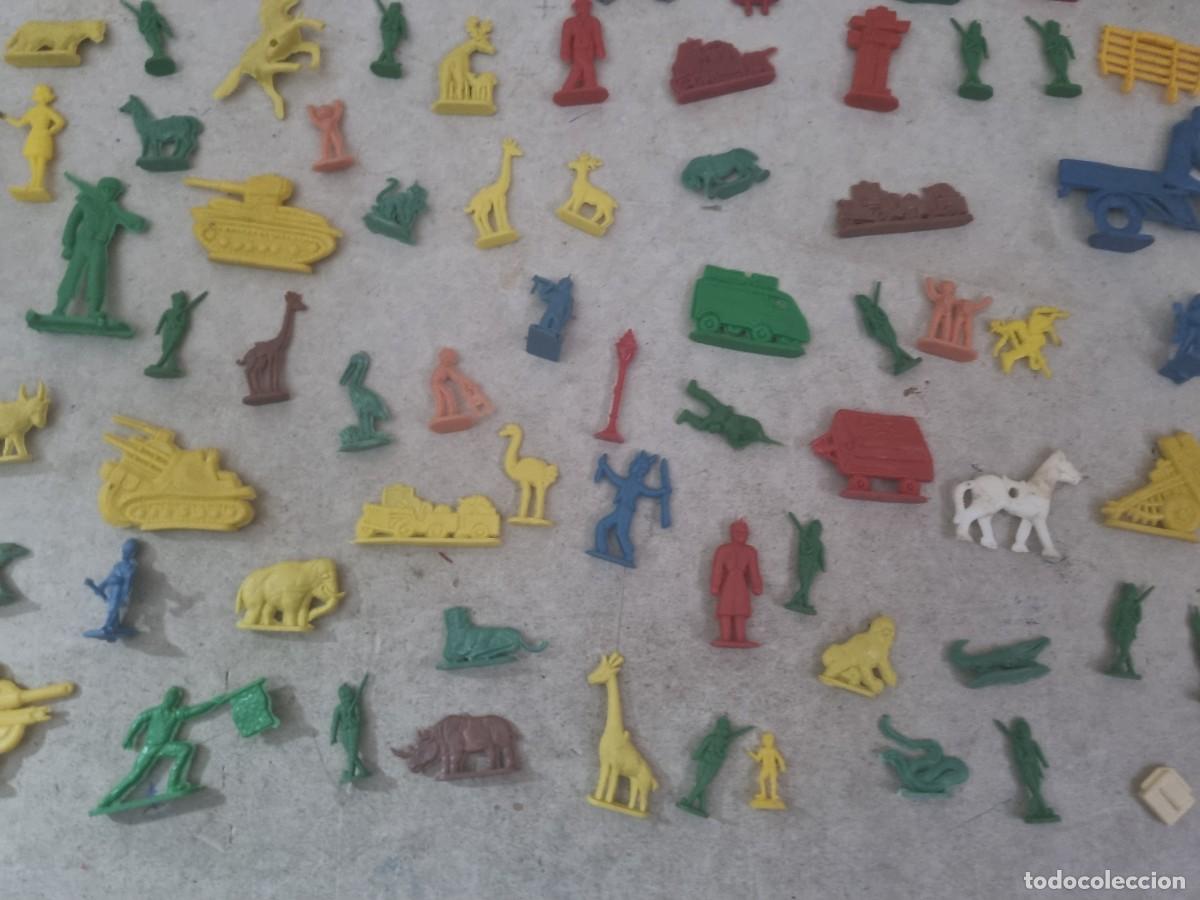 Figuras de goma y PVC: Lote de figuras planas variadas piperos kiosko - Foto 17