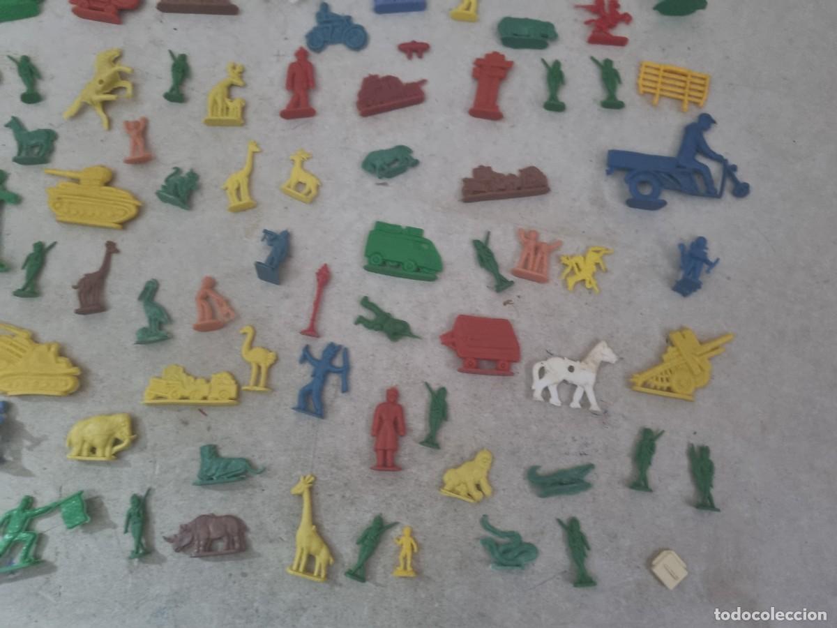 Figuras de goma y PVC: Lote de figuras planas variadas piperos kiosko - Foto 18