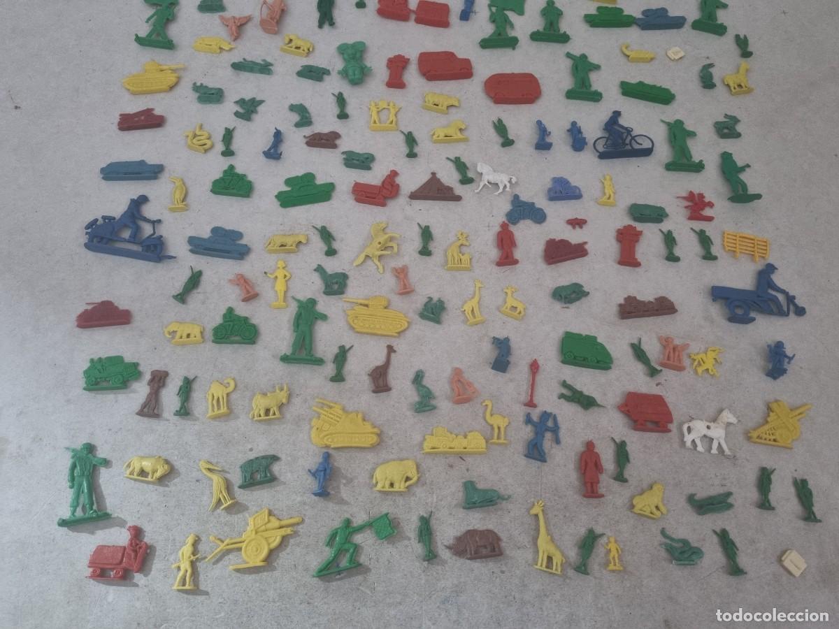 Figuras de goma y PVC: Lote de figuras planas variadas piperos kiosko - Foto 20
