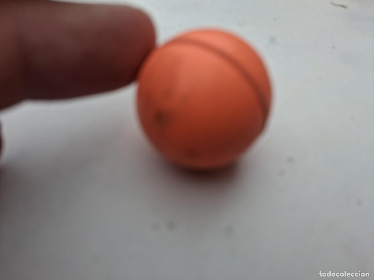 Figuras de goma y PVC: una pelota de goma - naranja 2,80 cms