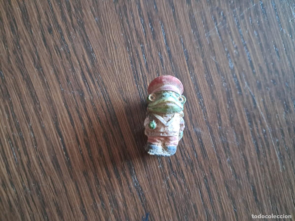 Figuras de goma y PVC: figura de pl&aacute;stico, rana.
