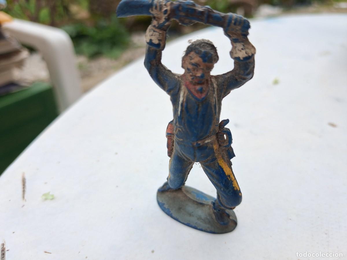 Figuras de goma y PVC: Soldado federal 7&ordm; caballer&iacute;a con rifle en alto como arma arrojadioza - creemos que Pech a&ntilde;os 50&acute;s