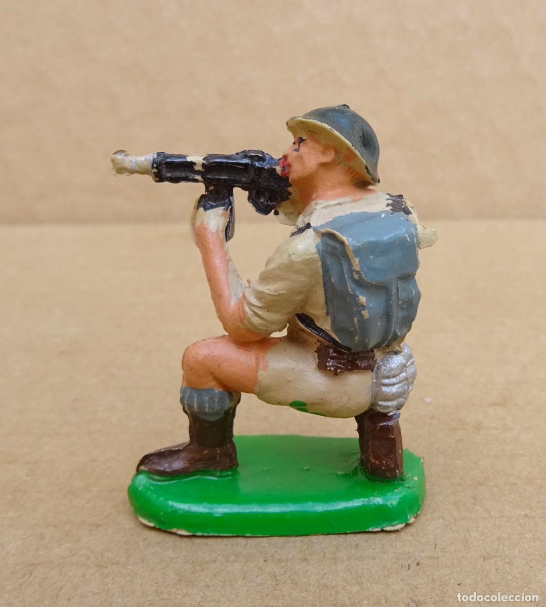 Figuras de goma y PVC: PECH INGLES 8&ordm; EJERCITO FIGURA EN GOMA 3 - Foto 2