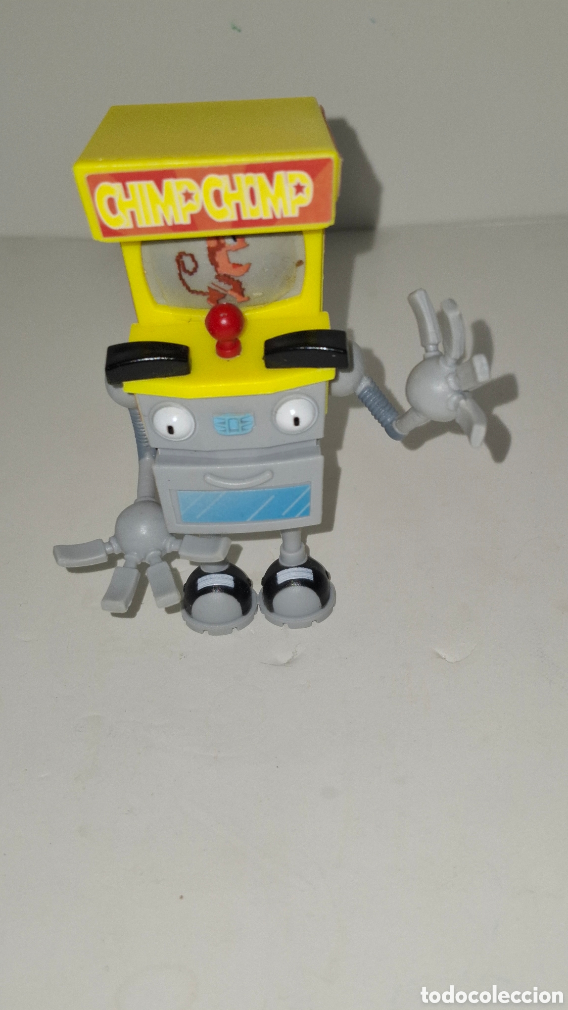 Figuras de goma y PVC: MAQUINA DE VIDEOJUEGOS PERSONAJE DE CHUM CHUM Y FANBOY