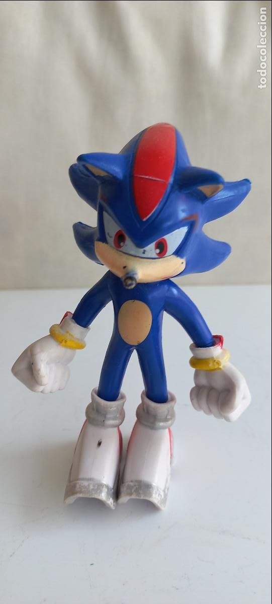 Figuras de goma y PVC: Rara figura o mu&ntilde;eco mezcla de sonic y Shadow the Hedgehog. bootleg