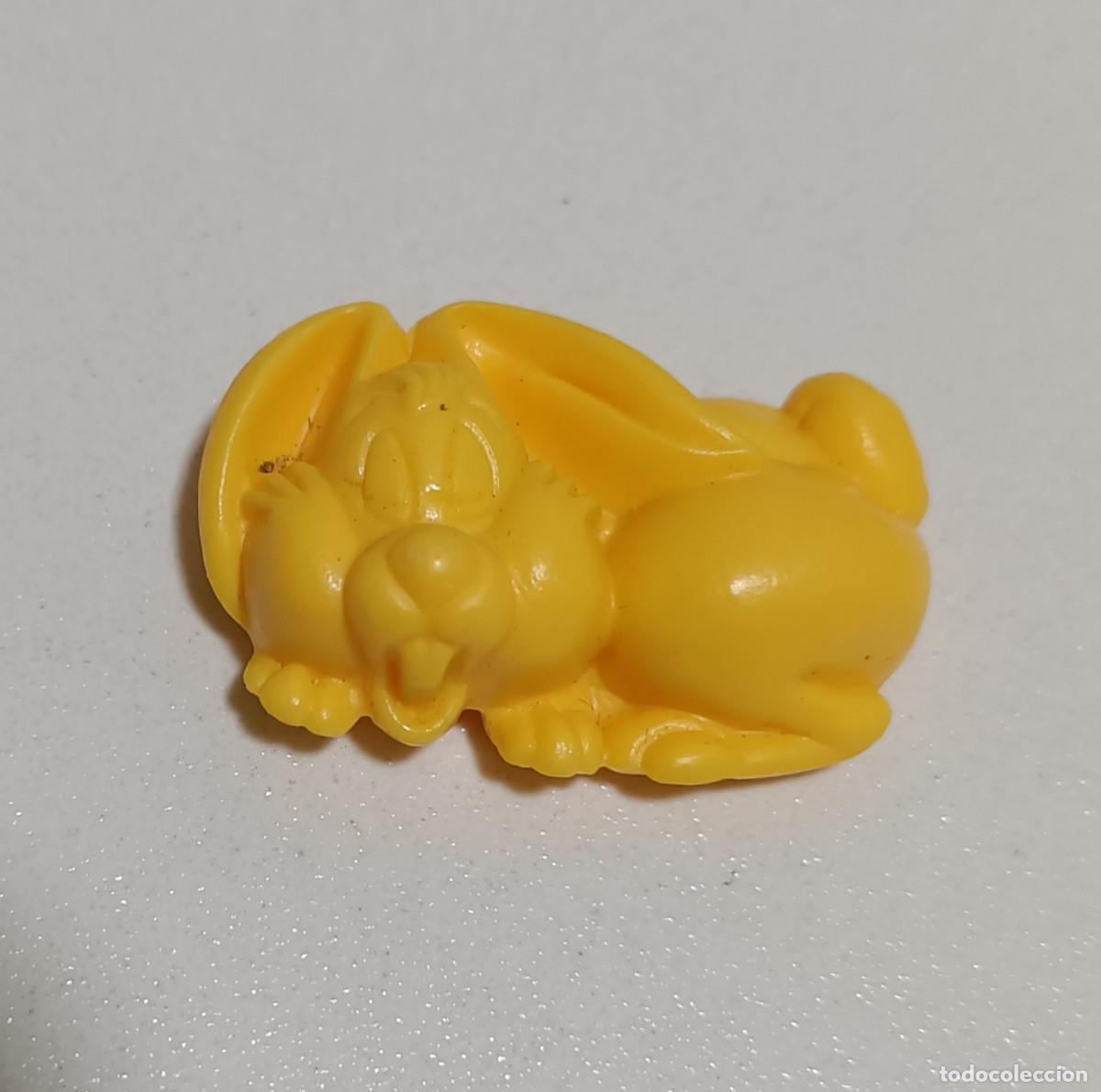 Figuras de goma Kinder: kinder conejito monocromatico conejo amarillo sin cesta mu&ntilde;equito mu&ntilde;eco figura figurita