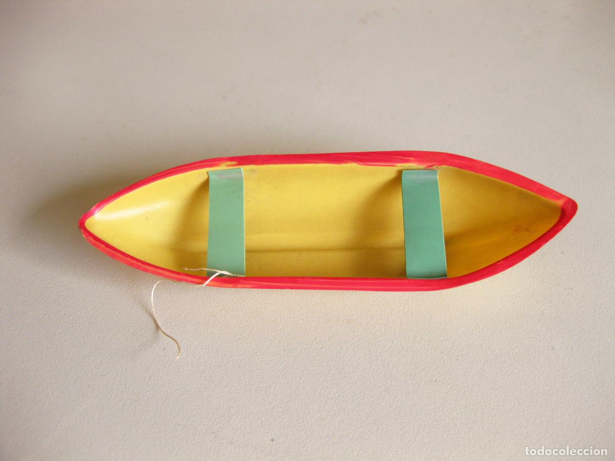 Figuras de goma y PVC: ANTIGUA CANOA DE JUGUETE HECHA DE CELULOIDE. - Foto 2