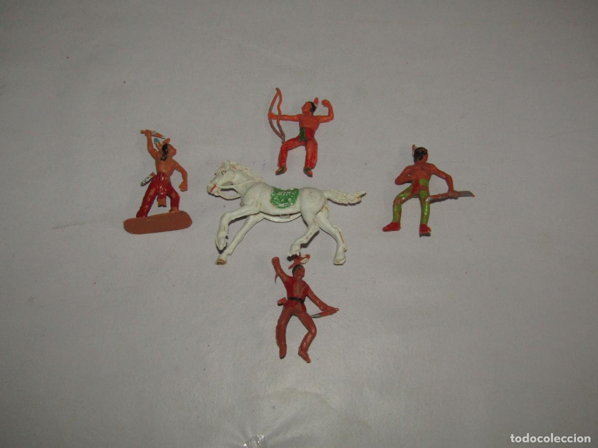 Figuras de goma y PVC: Antiguo Lote de Indios Pieles Rojas y Caballo en Pl&aacute;stico de JECSAN