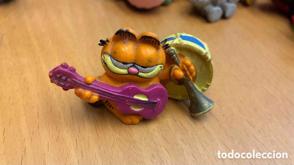 Figuras de goma y PVC: Figura Garfiel con tambor