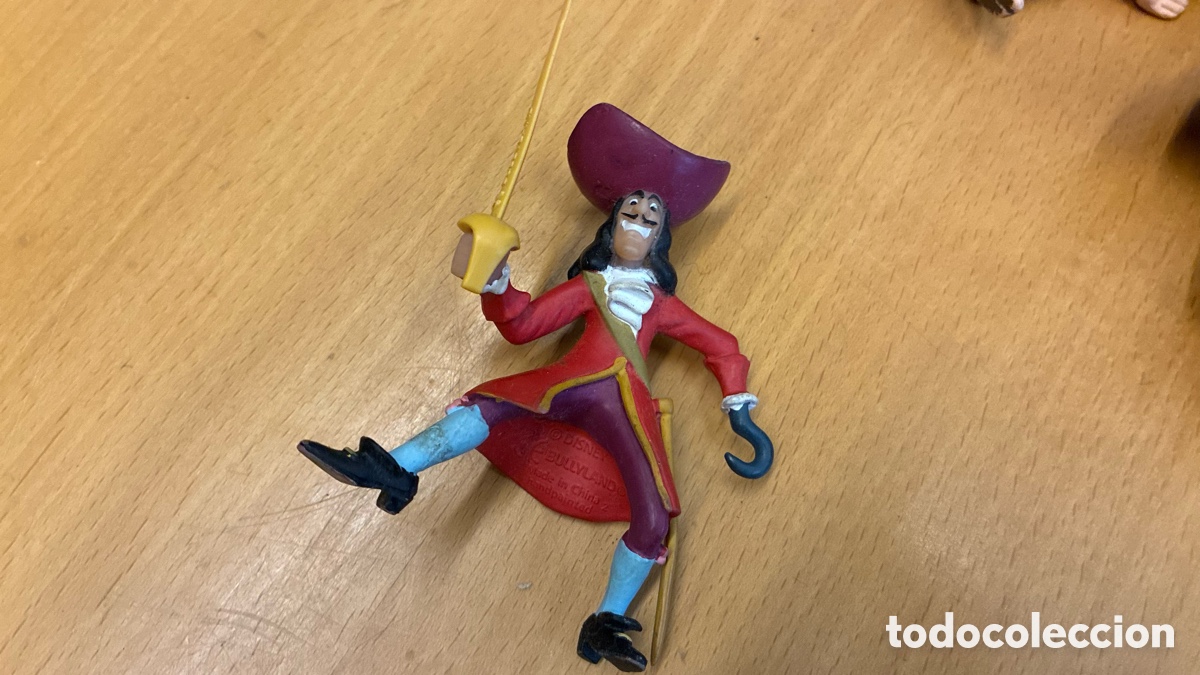 Figuras de goma y PVC: Figura del capit&aacute;n Hook - Disney - Bullyland - Foto 2
