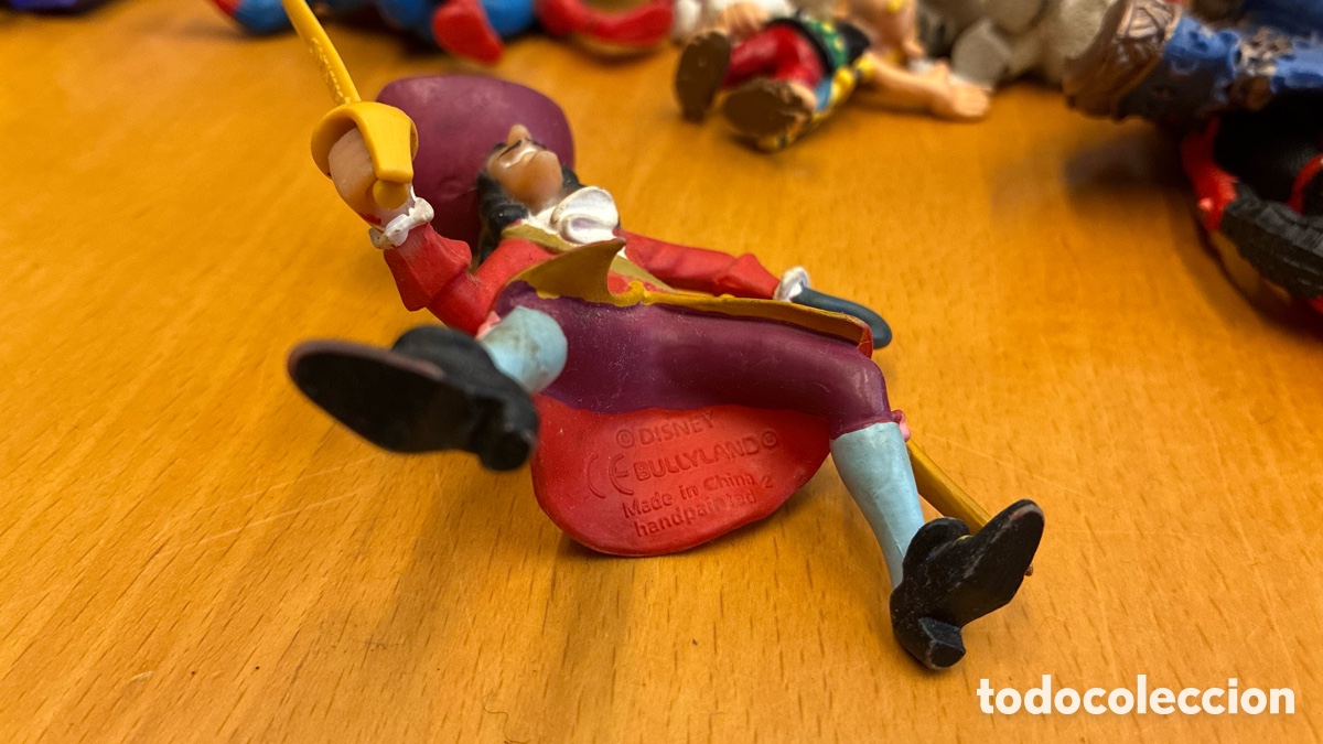 Figuras de goma y PVC: Figura del capit&aacute;n Hook - Disney - Bullyland - Foto 4