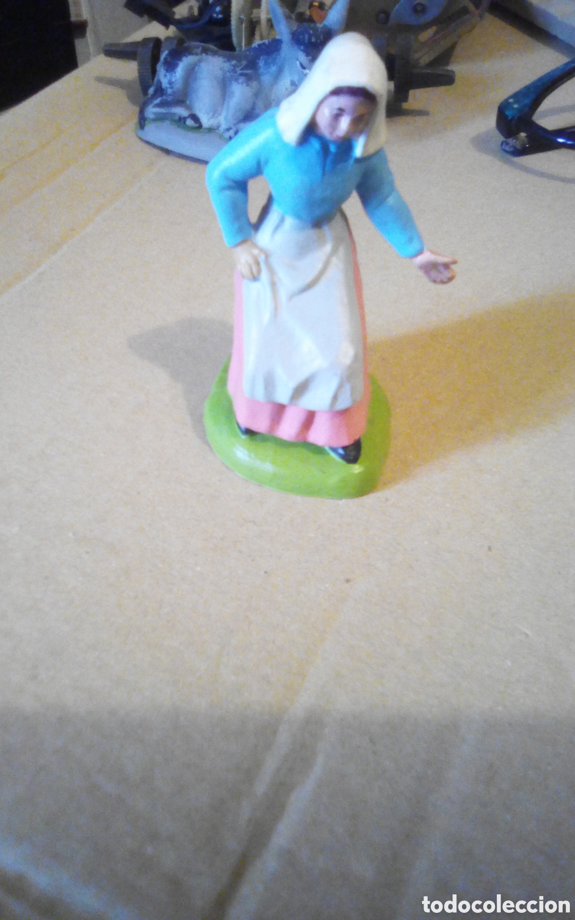 Figuras de goma y PVC: Virgen Mar&iacute;a, figura para bel&eacute;n. De pl&aacute;stico, mide 8,5 cm.