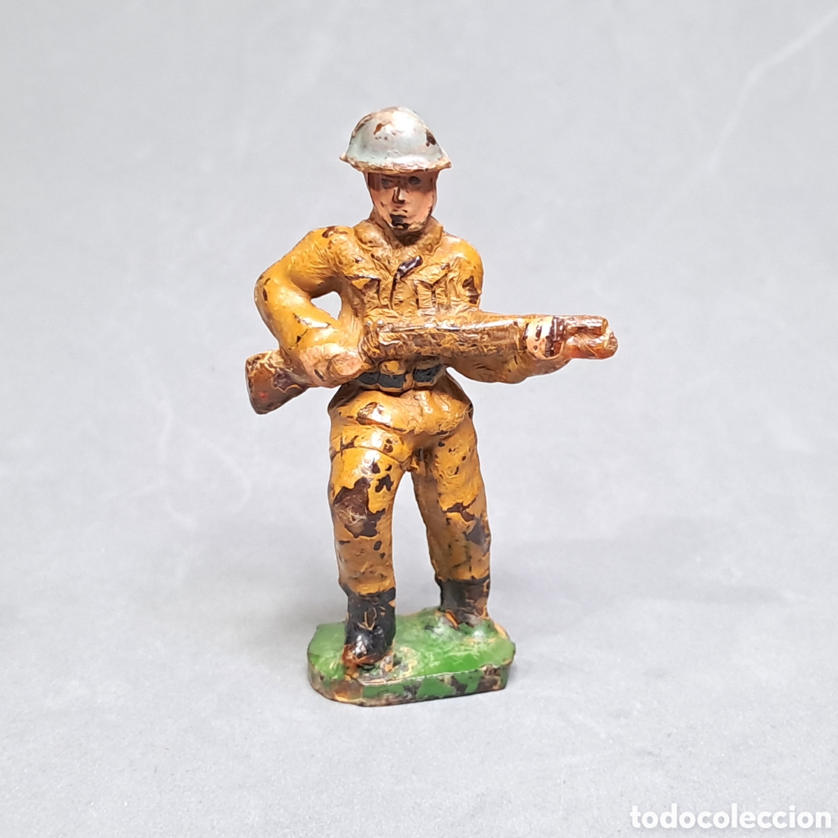 Figuras de goma y PVC: Antigua figura de un soldado con rifle Serie USA en color caqui de Mairza, a&ntilde;os 50
