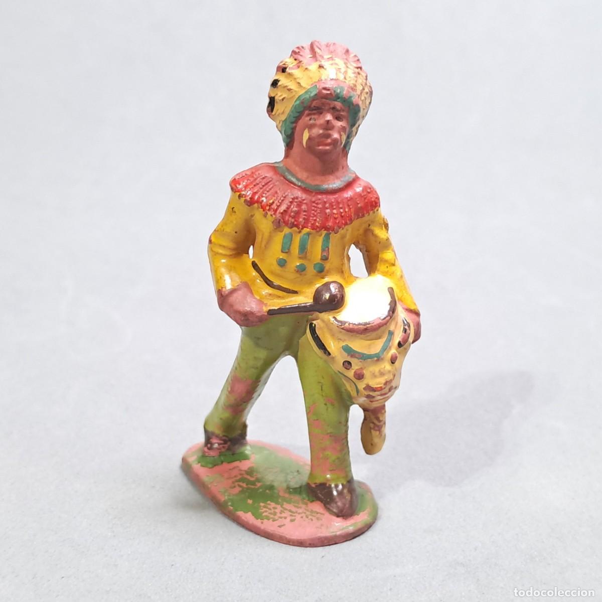 Figuras de goma y PVC: Antigua figura de goma de un indio tocando el tambor fabricada por REAMSA, a&ntilde;os 50 - 60