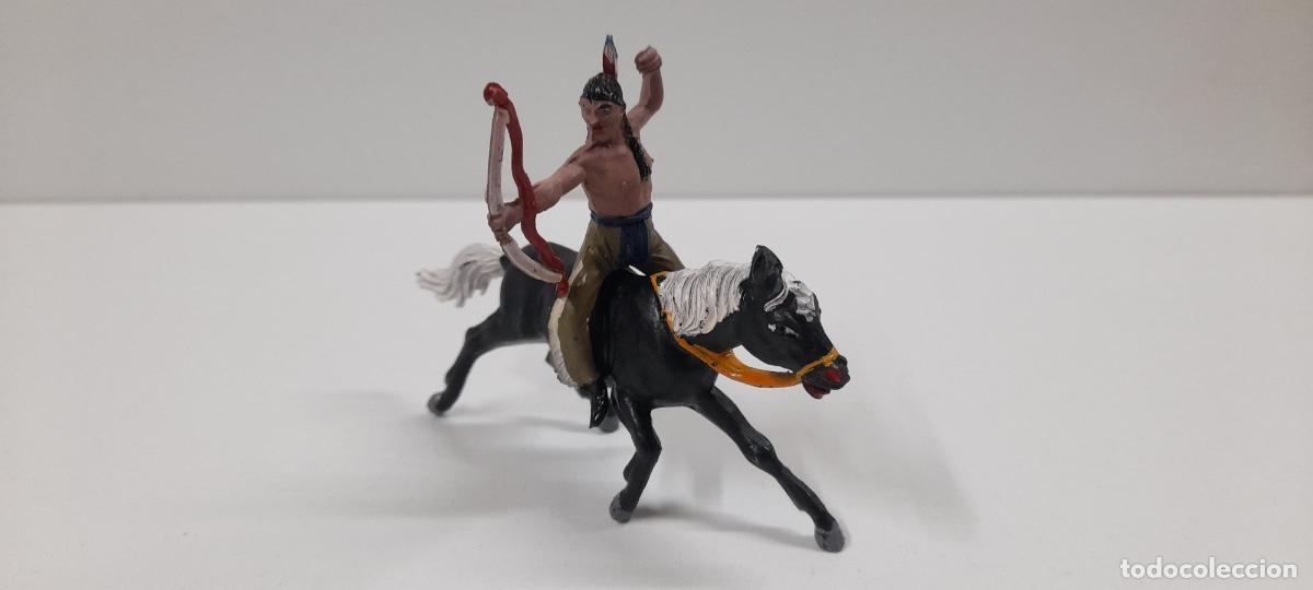 Figuras de goma y PVC: GUERRERO INDIO CON ARCO A CABALLO . REALIZADO POR JECSAN . ORIGINAL A&Ntilde;OS 50 EN GOMA