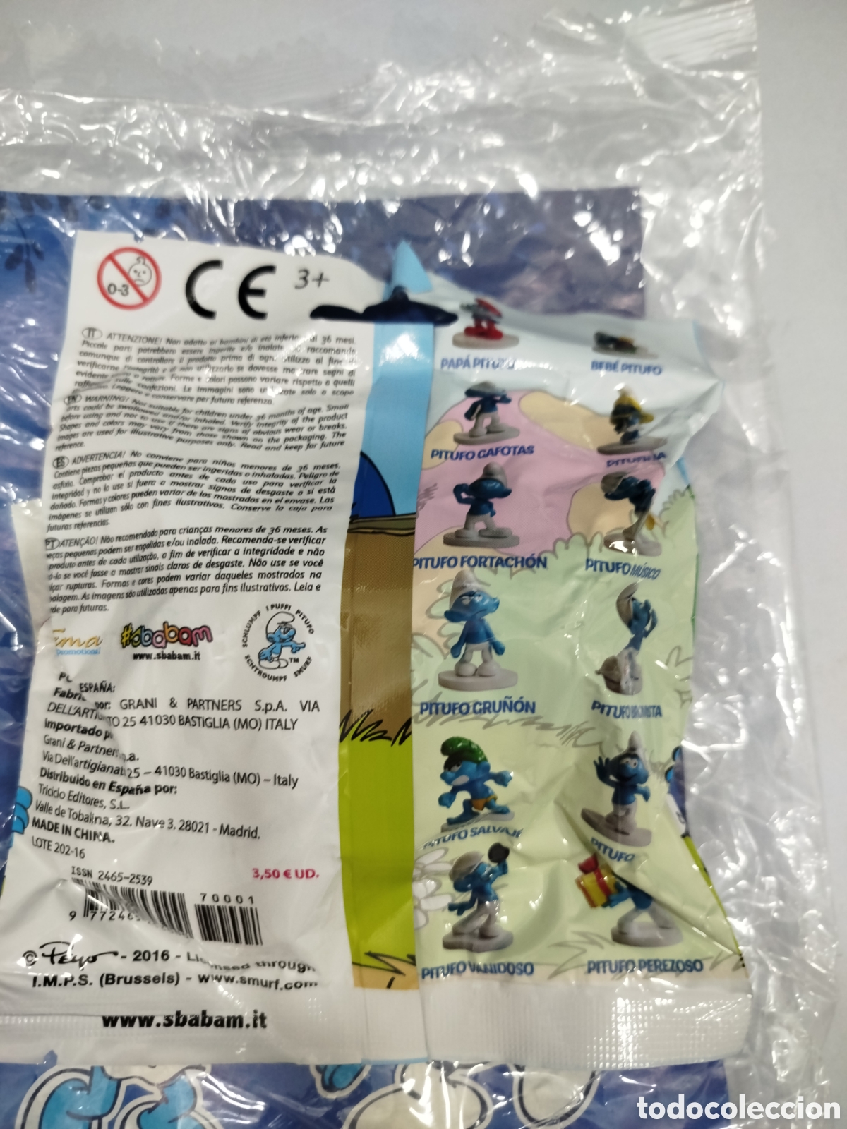 Figuras de goma y PVC: Sobres los pitufos peyo con peana 2016 - Foto 2