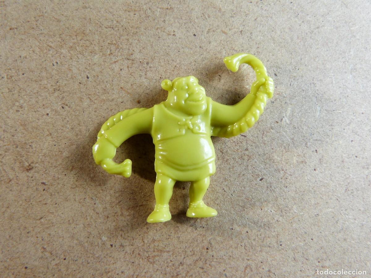 Figuras de goma y PVC: Figura Shrek personaje de la pel&iacute;cula Shrek de DreamWorks - Kinder Sorpresa